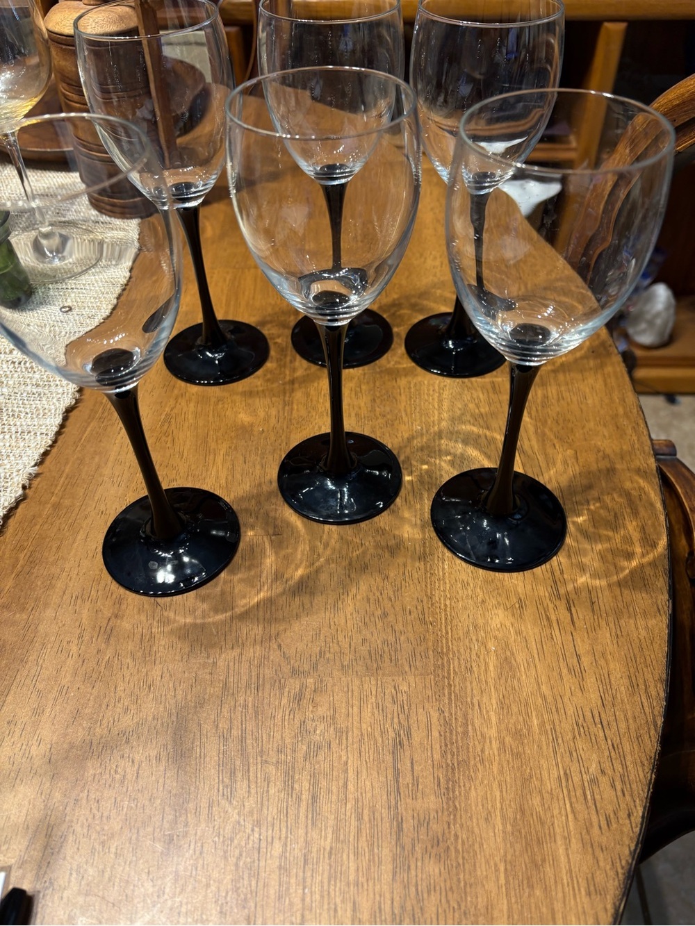 Vintage Luminarc DOMINO black stem set of 6 wine glasses. Like new